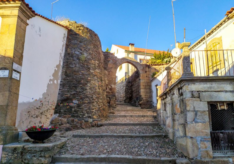 Arco do Castelo de Vila Flor, Portugal